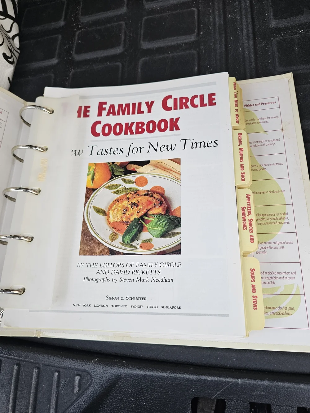 Vintage 1992 The Family Circle Cookbook: New Tastes for New Times 5-Ring Binder